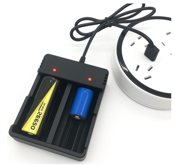Cargador Universal Pilas AA y AAA Adaptable Lambo Tech
